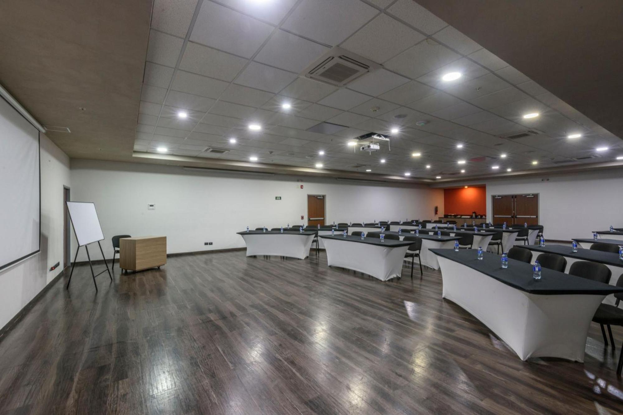 City Express Plus By Marriott Bogota Aeropuerto Exterior foto